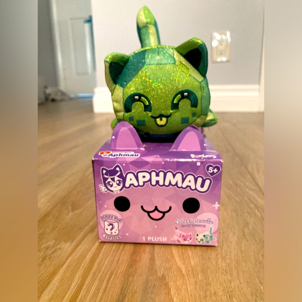 Aphmau MeeMeows Litter 4 Mystery Plush 6" Emerald Cat